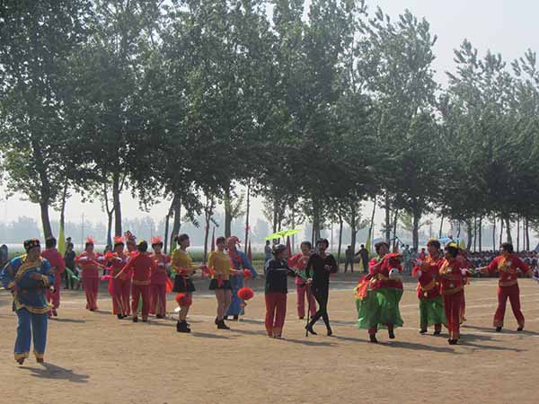亮星小學(xué)2015年春季運動會