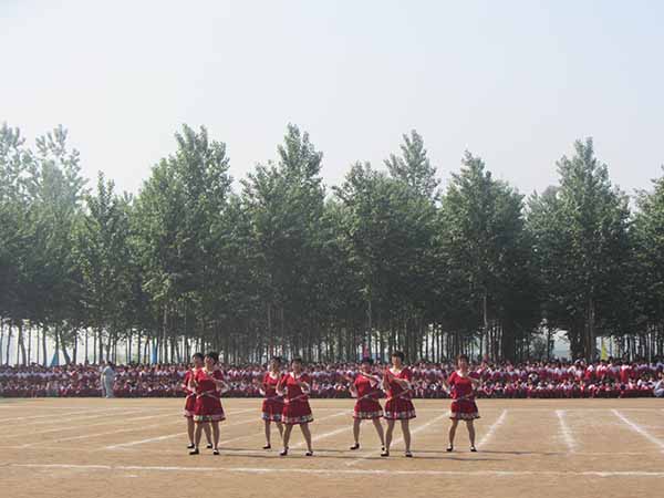 亮星小學(xué)2015年春季運動會