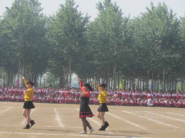 亮星小學(xué)2015年春季運(yùn)動會