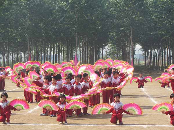 亮星小學(xué)2015年春季運(yùn)動(dòng)會(huì)